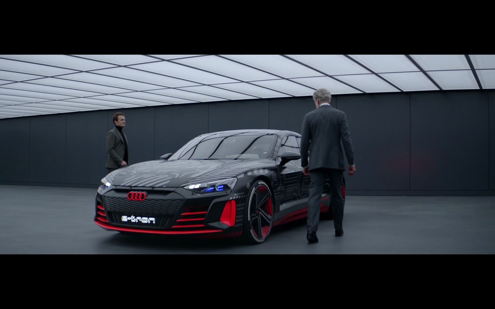 奥迪电动汽车广告audi-e-tron-gt-xmas_media