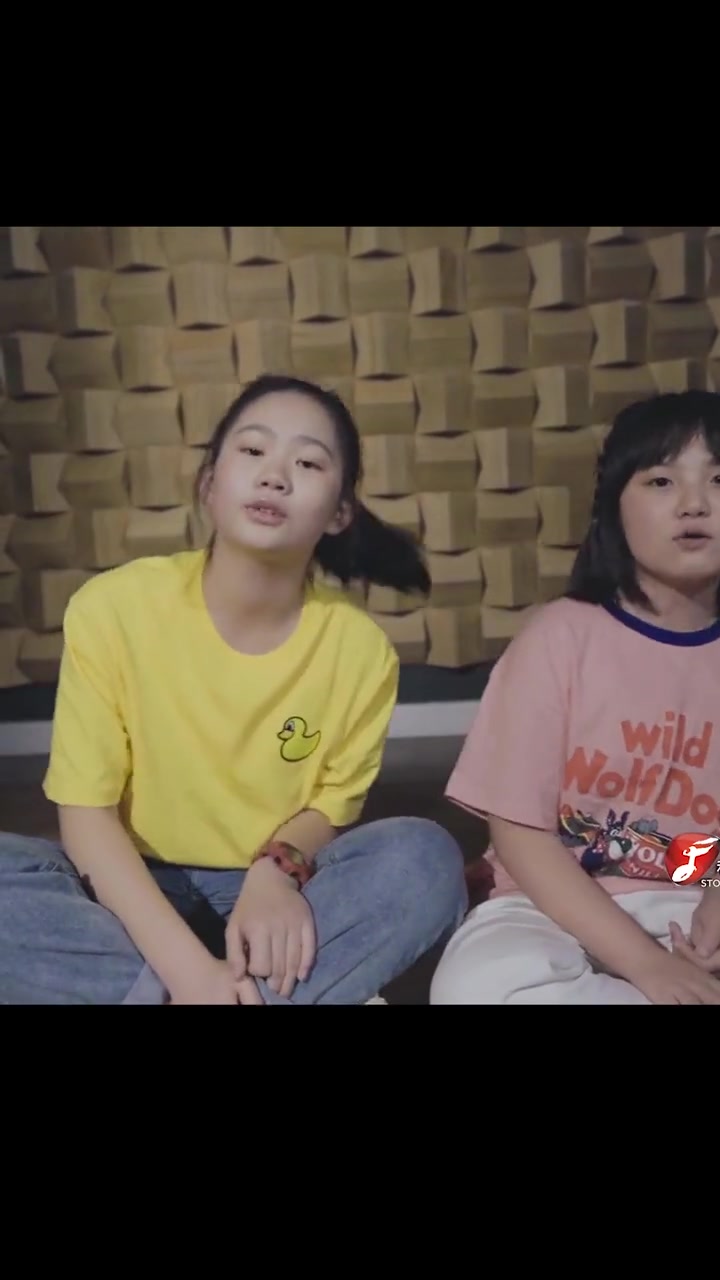 神仙颜值小石头和孩子们 宝藏女孩 2020年度神仙翻唱2020年度神仙翻唱