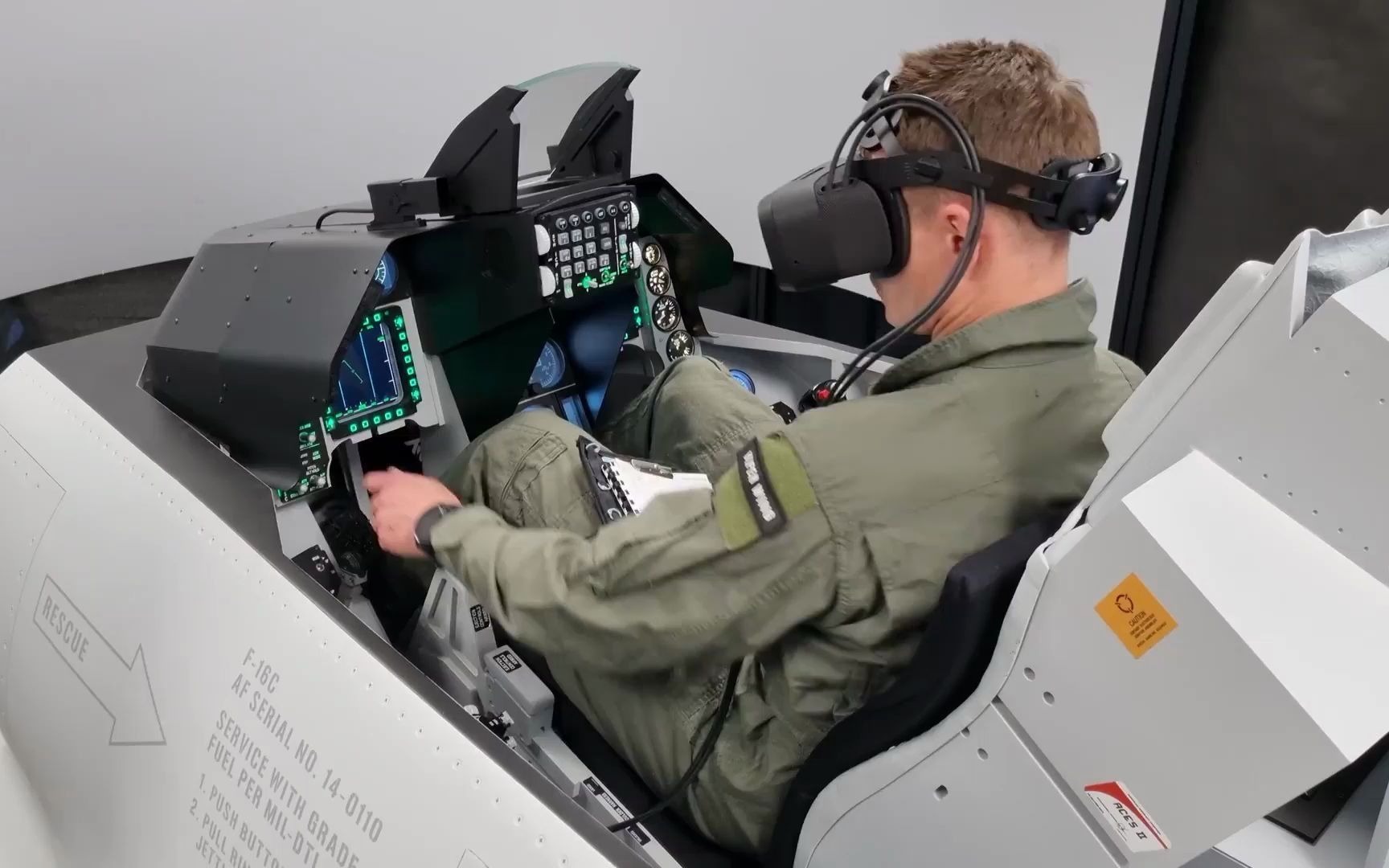 Mixed Reality + fully physical fighter jet cockpit simulator The best implement哔哩哔哩bilibili