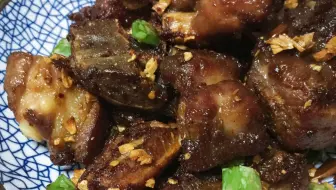 家常菜 花椒排骨 咬一口排骨 嘴里满是肉汁麻麻的鲜味 很下饭哦 哔哩哔哩 Bilibili