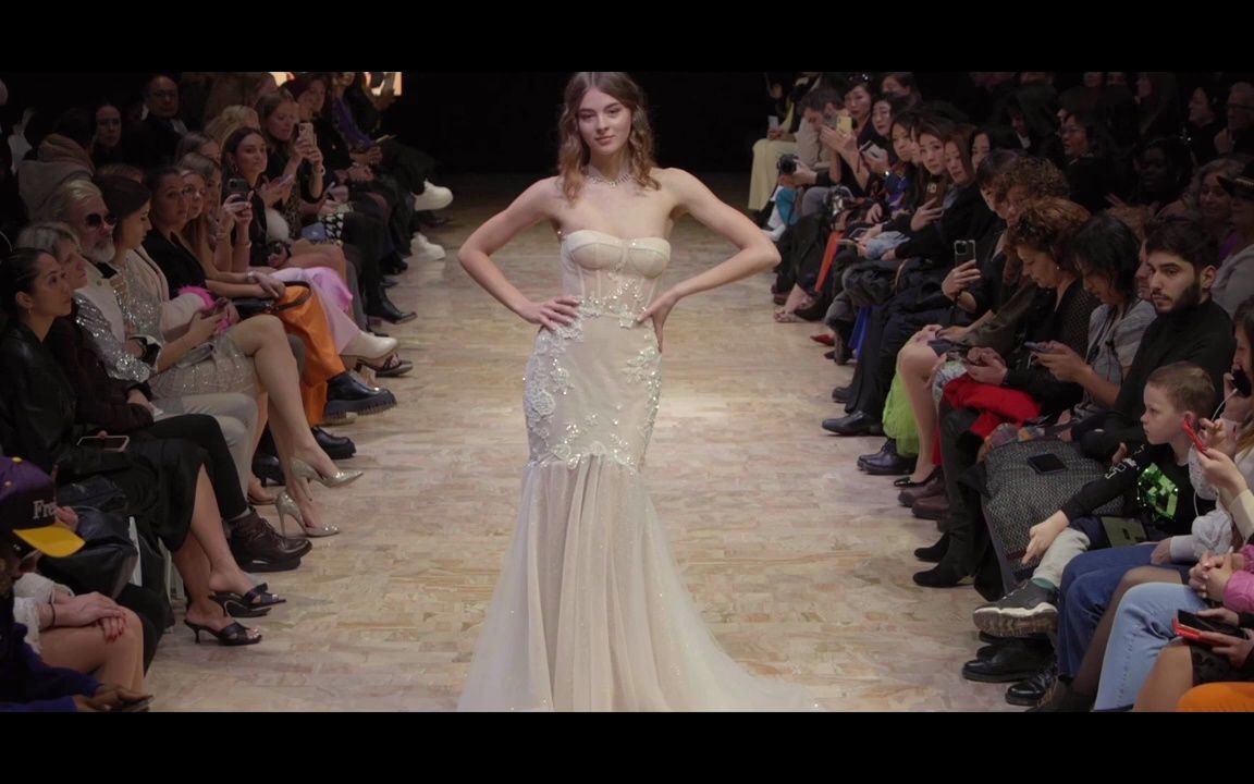 Paris Fashion Week巴黎时装周婚纱秀哔哩哔哩bilibili