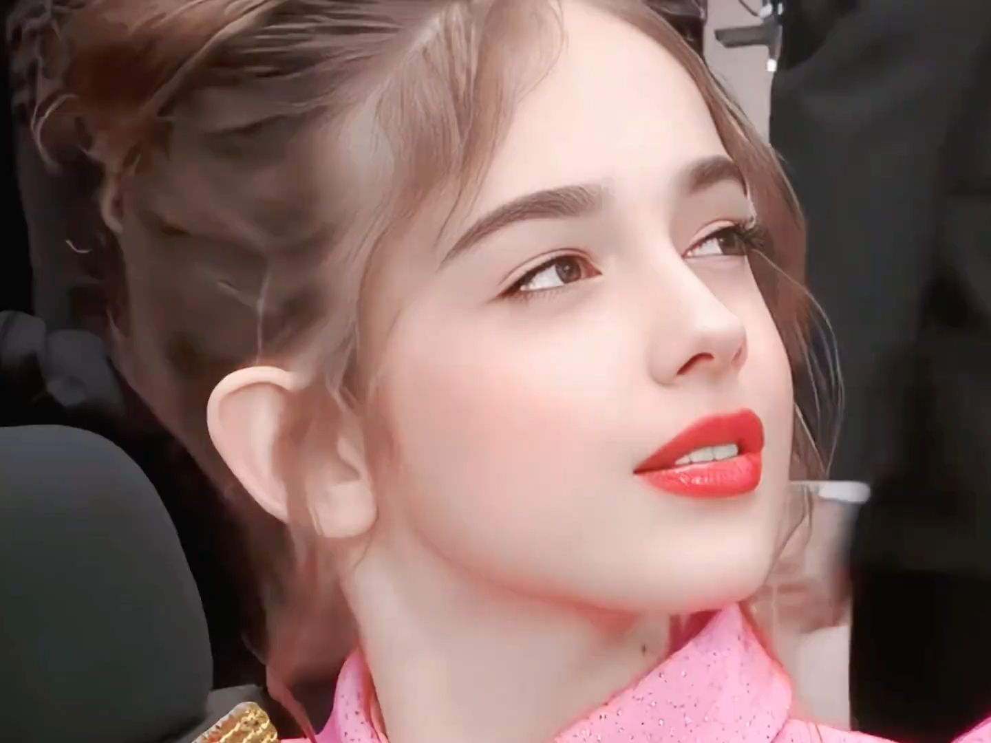 凭借"精灵脸"走红,演技被小李子盛赞!令人惊艳的欧美00后