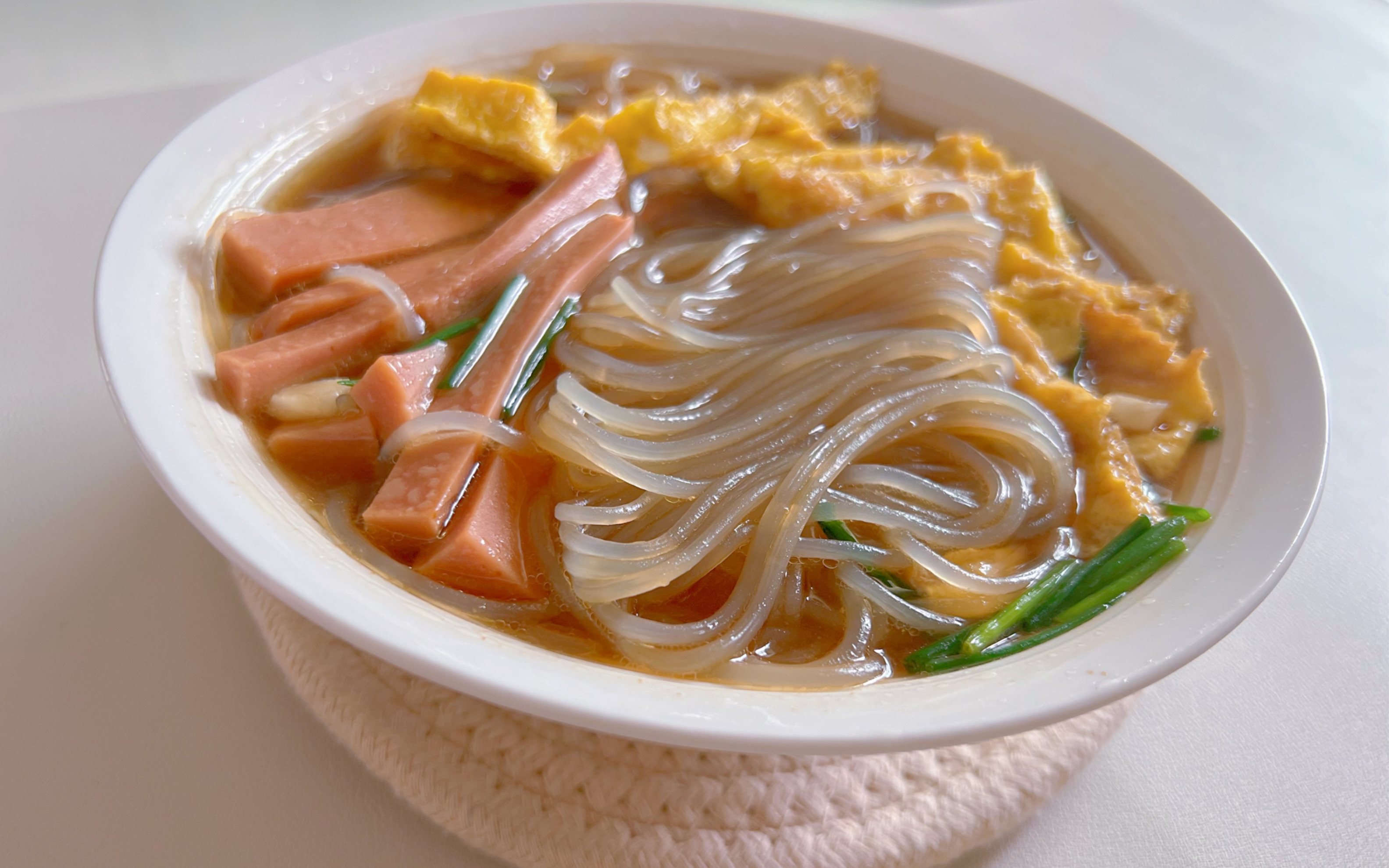 想吃红薯粉,又不能吃辣的,可以试试这个三鲜红薯粉,不辣版的,早餐来一