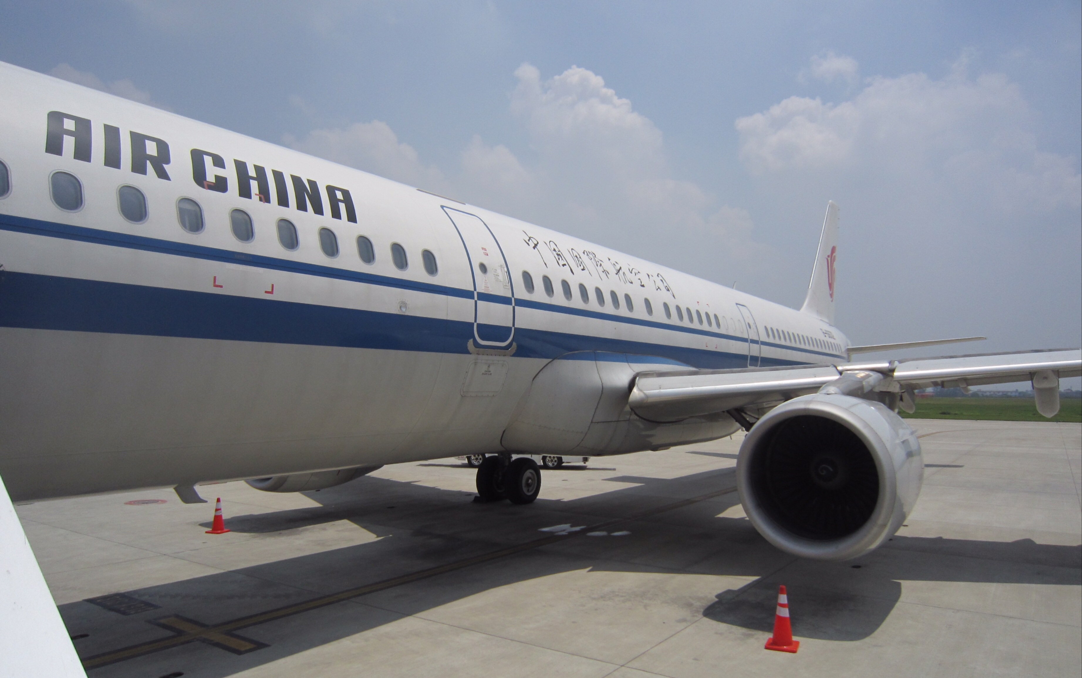 国航a321南京禄口北京首都拉飘重着陆