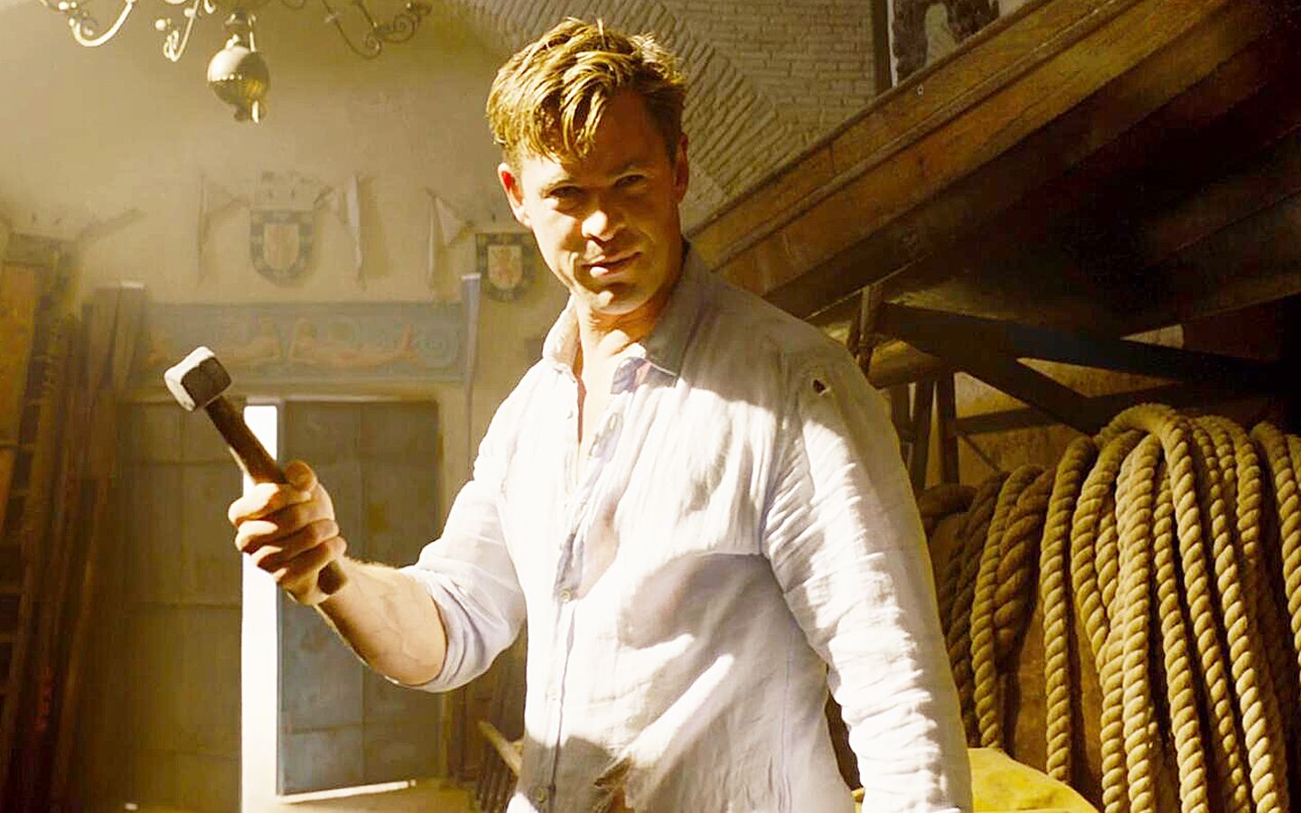 竟然有人能接住锤哥的锤?《黑衣人4》凶狠外星人吊打灭霸!