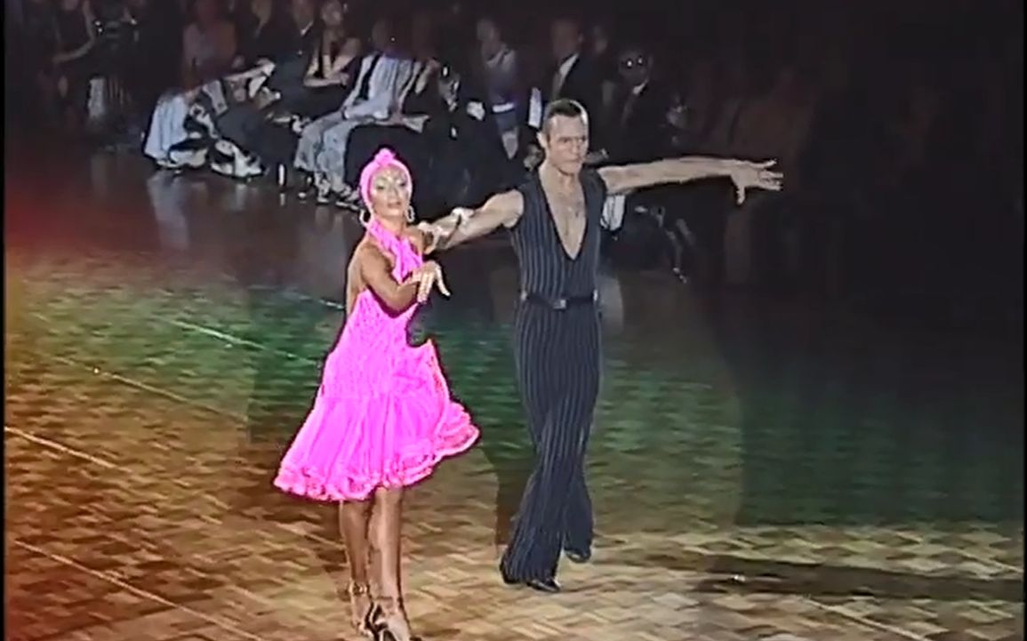 [图]Slavik Kryklyvyy & Karina Smirnoff - Samba (WSSDF2004)