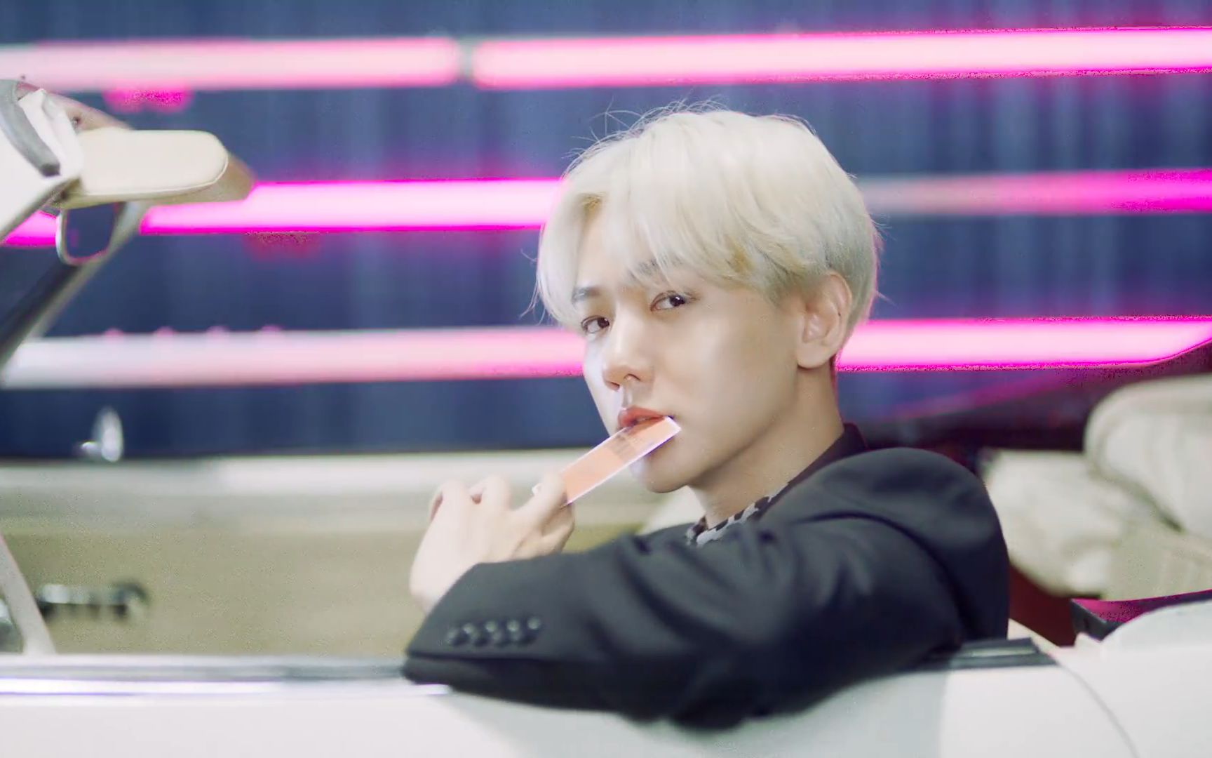 边伯贤日专getyoualonemv中字公开偷心坏男人来了