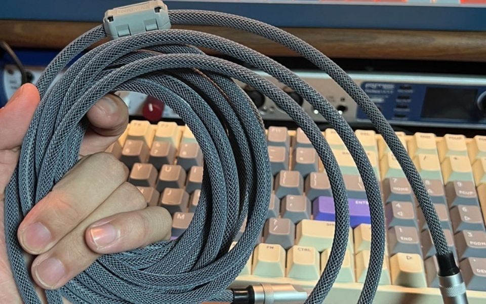 定制5米雷电4数据线,淘宝搜店铺坤鱼