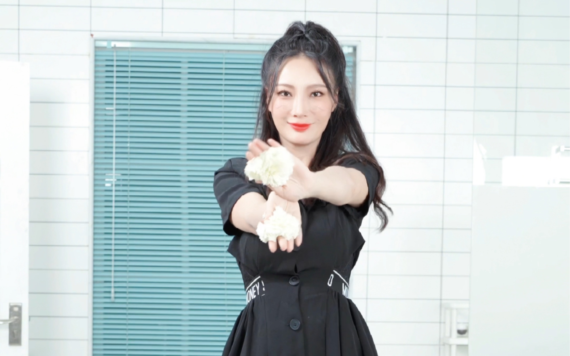 王李丹鈮「小黑裙」