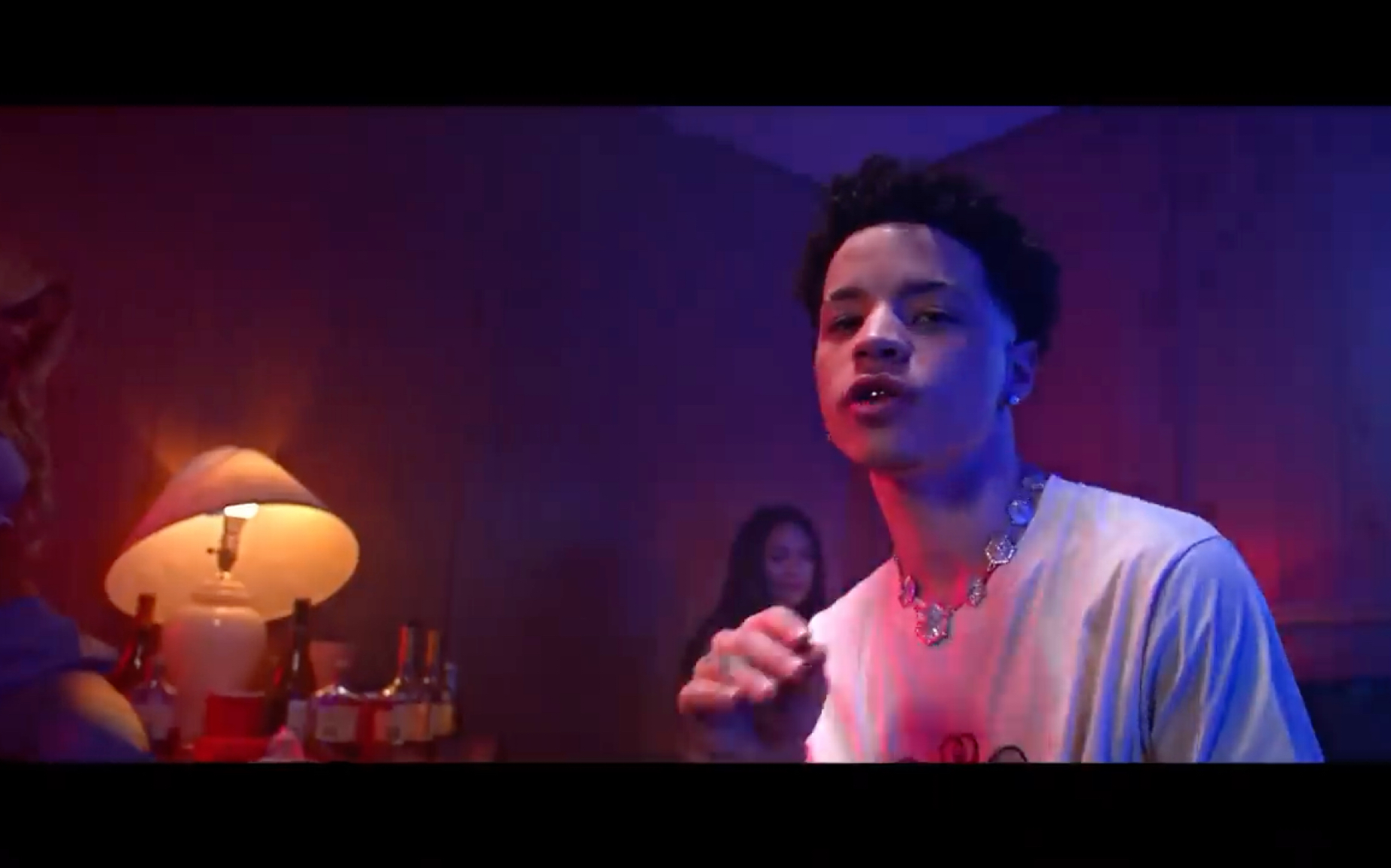 [图]Lil Mosey - Stuck In A Dream (Feat. Gunna) [Official Music Video]