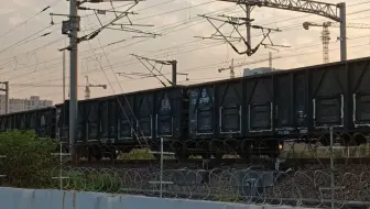 38207次杭东普速场29道通过，本务上局杭段HXD1B-0539