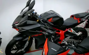 Tải video: 本田CBR250RR19款外观