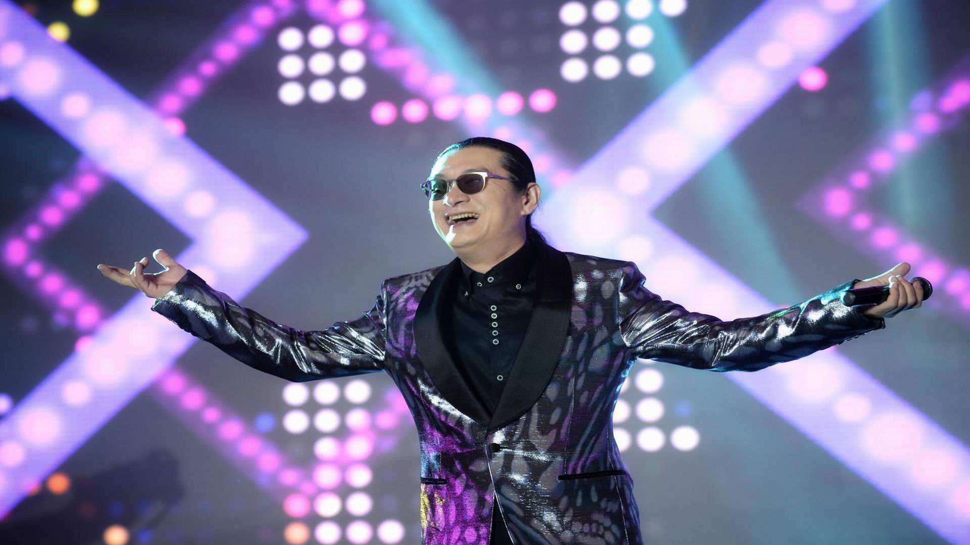 《东南西北风》台湾老歌手黄安经典之作,音乐响起全是追忆!