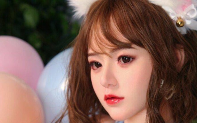 有个美女实体娃娃手办你会怎么样做呢硅胶娃娃仿真手办