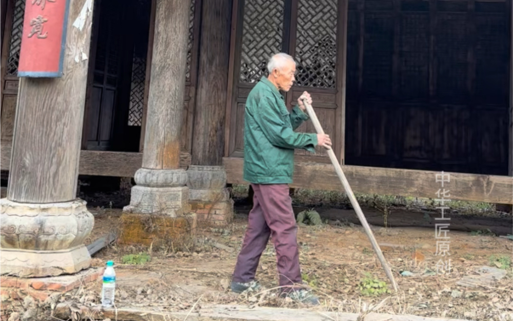 民国建立,在当年也是大家族,现在家族分家的分家,只留在这栋老房.#古建筑 #古建筑之美哔哩哔哩bilibili