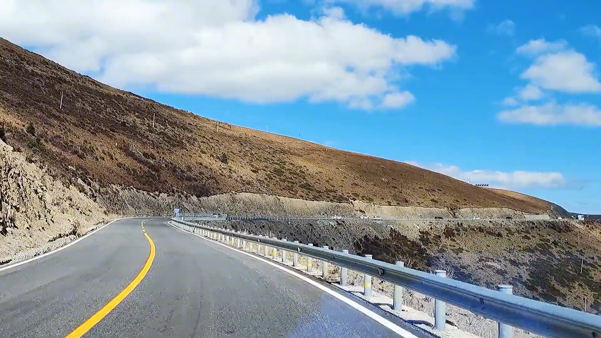 在路上 视频太长没办法传 2021川藏线