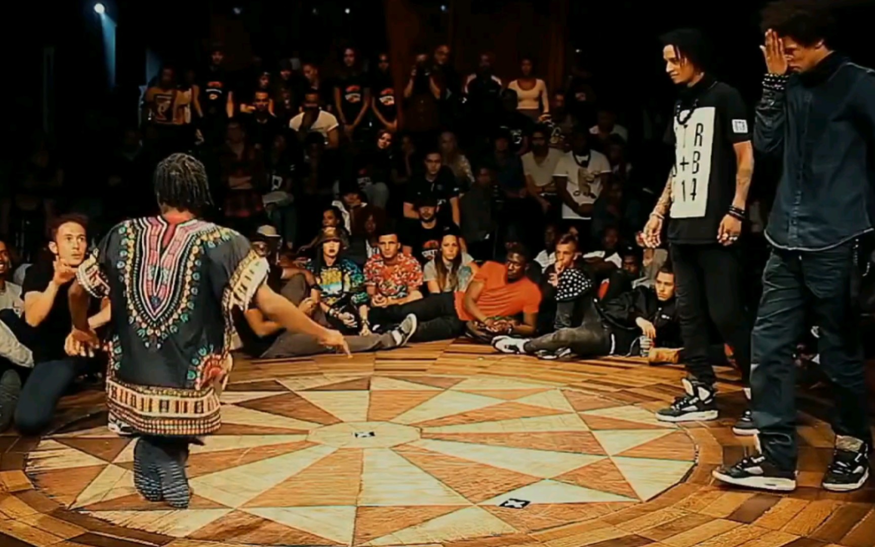 这就是街舞4人气选手rochka卡卡(来自criminalz crew)炸场合集