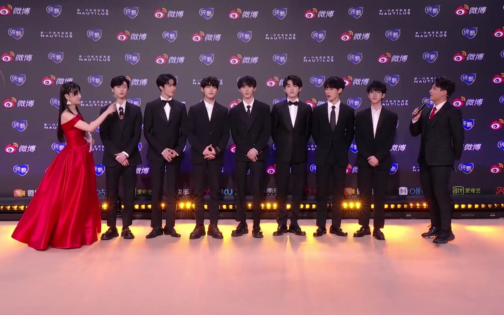 2020微博之夜红毯时代少年团全员黑色西装亮相又正又帅蓝光1080p