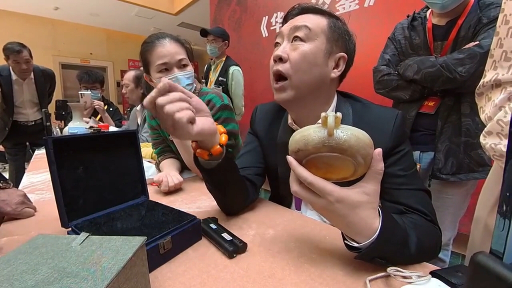 【鉴宝现场】8000美金的汉代玉杯,藏友自己抛光,可取吗?