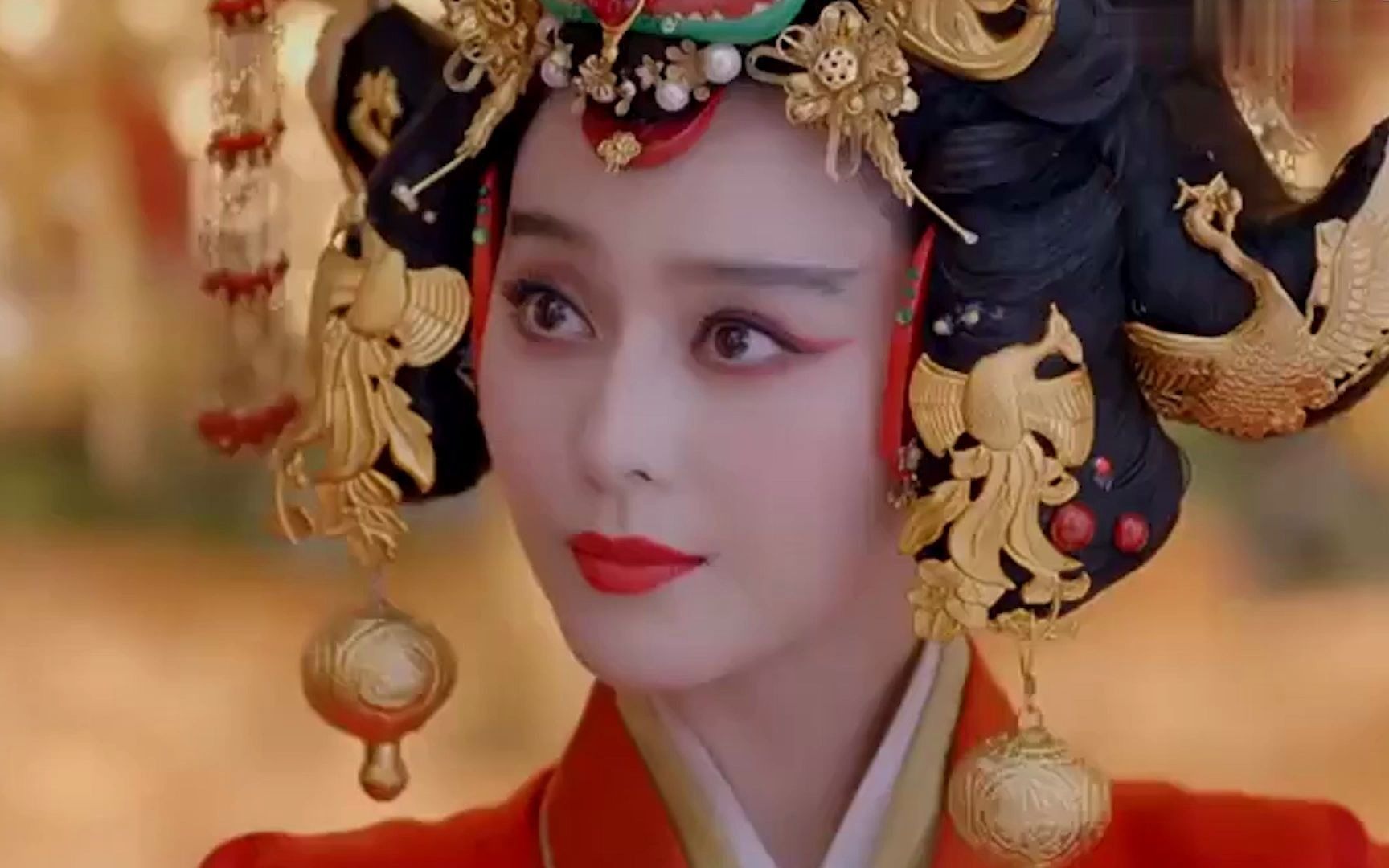 武媚娘举行封后大典陛下亲手给她化妆最后在脸上点的痣太可爱了