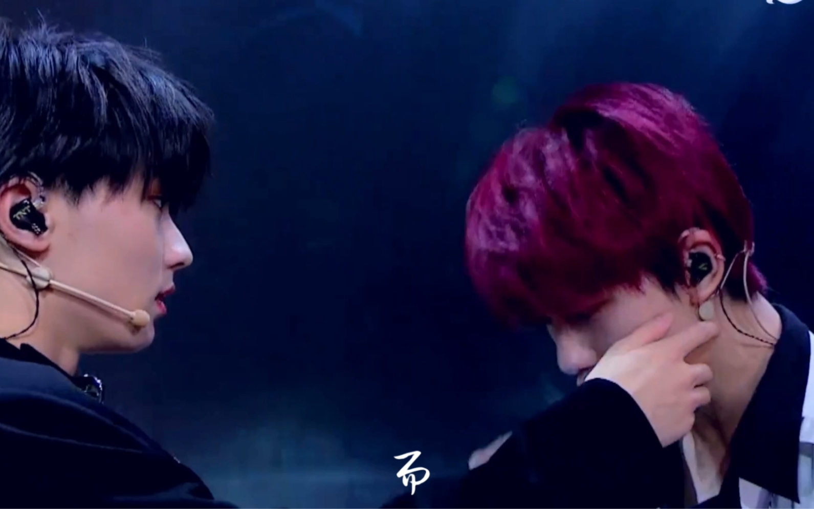 祺鑫血腥爱情故事在你躲开我眼睛的那一刻我眼底尽显柔情