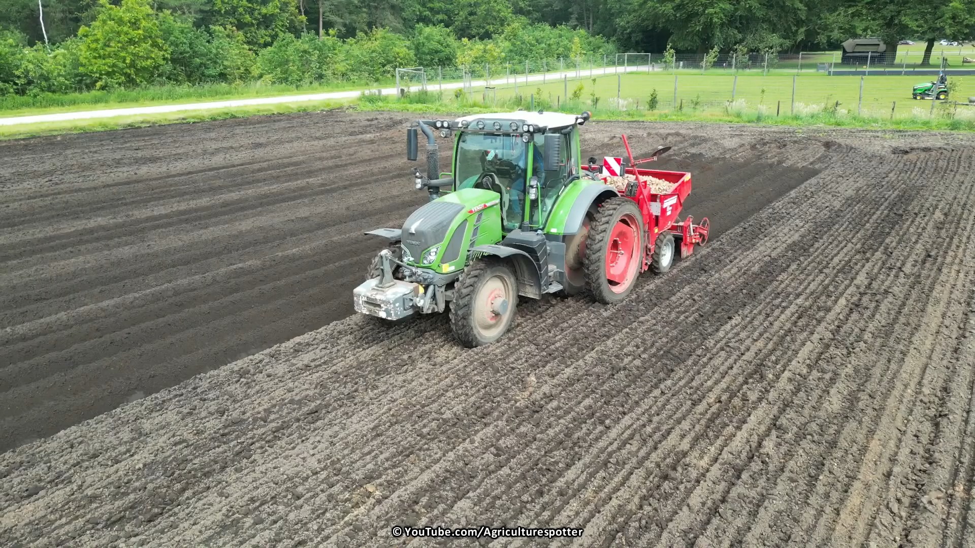 马铃薯种植 | Fendt 516 Vario+Grimme GL 410 播种机哔哩哔哩bilibili