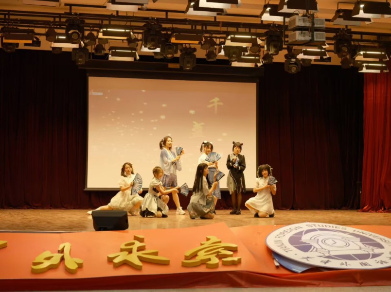 520收到来自七只中华娘的绝美舞姿吧~宅舞部激情速翻国风舞蹈《千盏》