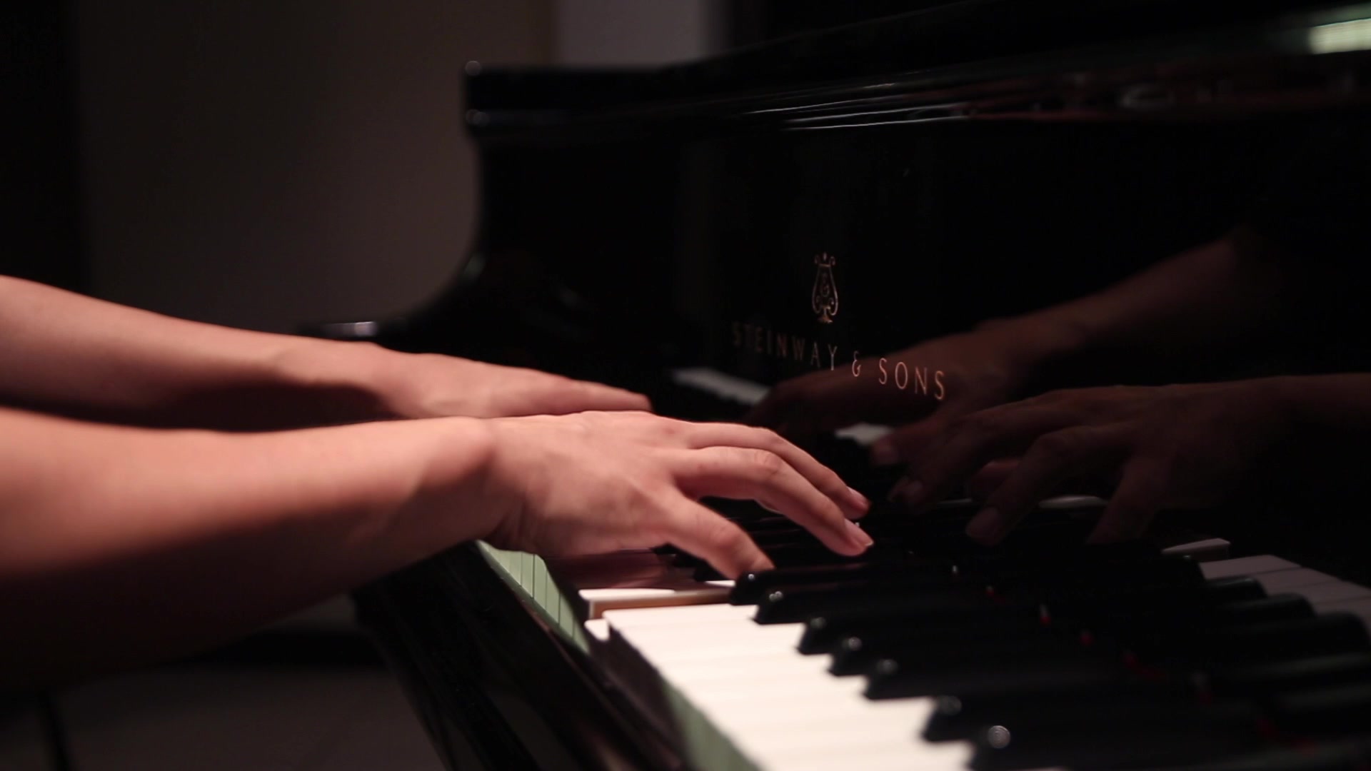 钢琴演奏陈情令蓝忘机人物曲不忘cover王一博