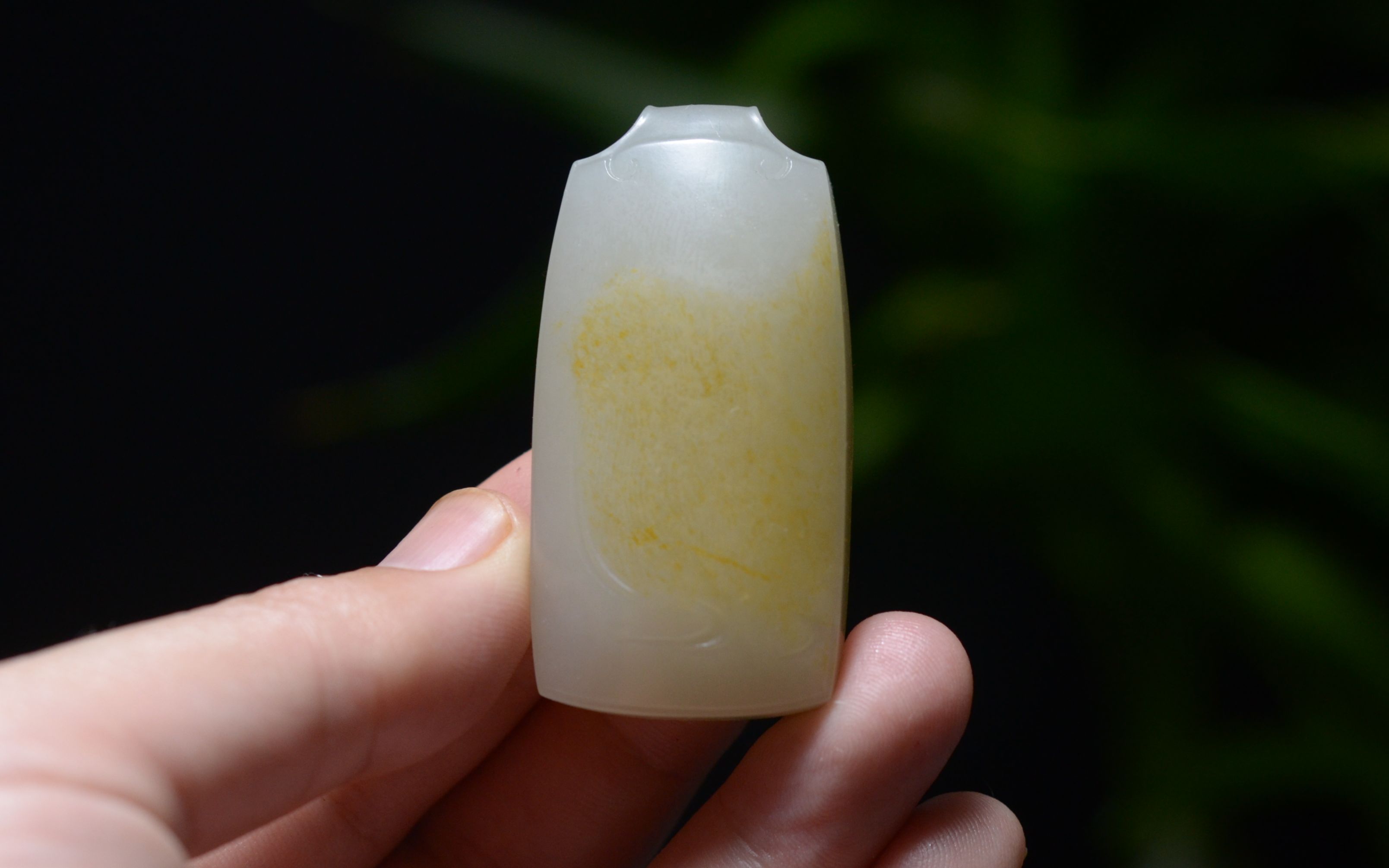 今日拍品:新疆和田洒金皮油糯老熟白玉籽料无事牌