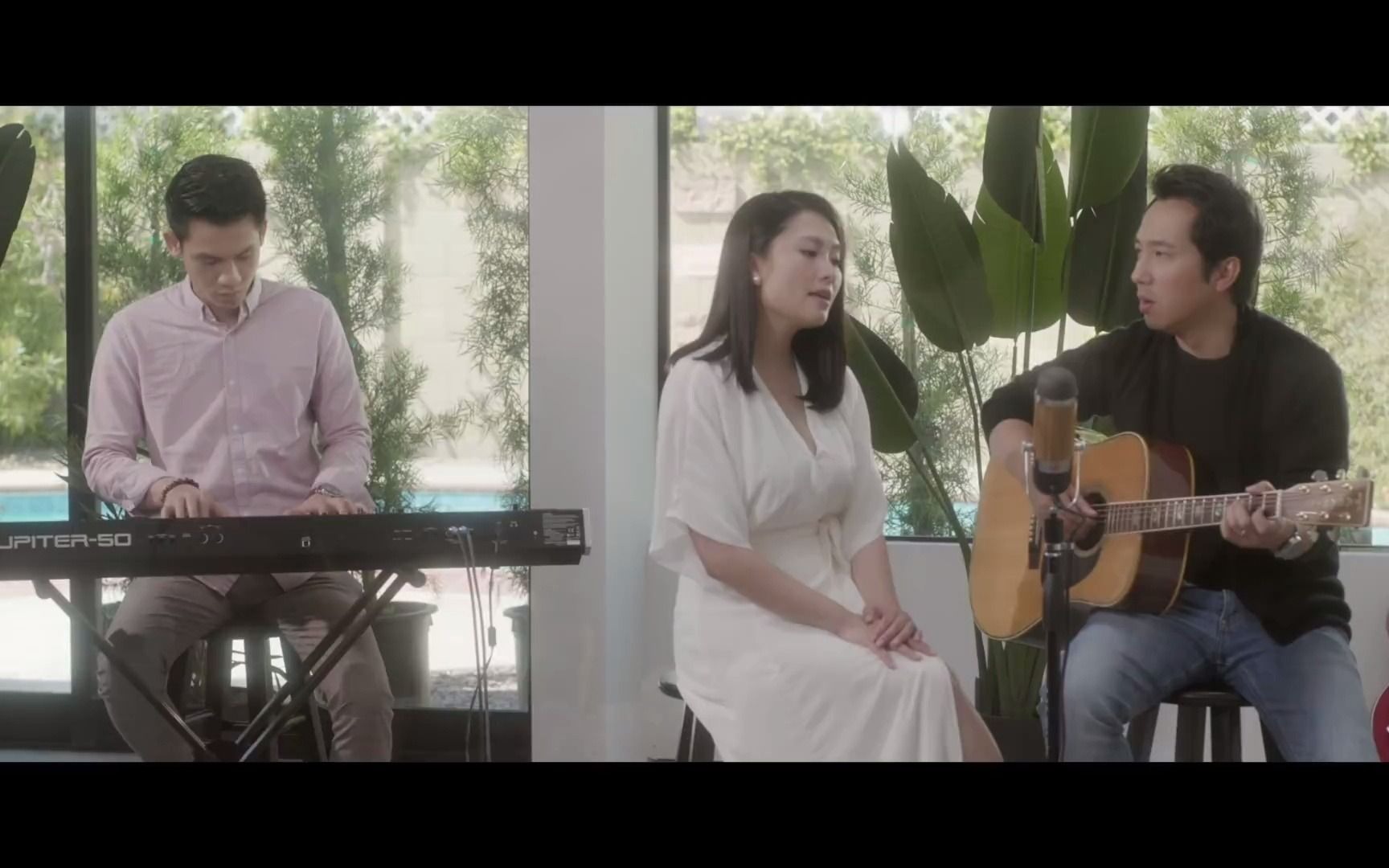 [图]Hoàng Thục Linh's MUSIC DIARY Đã Qua Thời Mong Chờ ft. Quốc Khanh