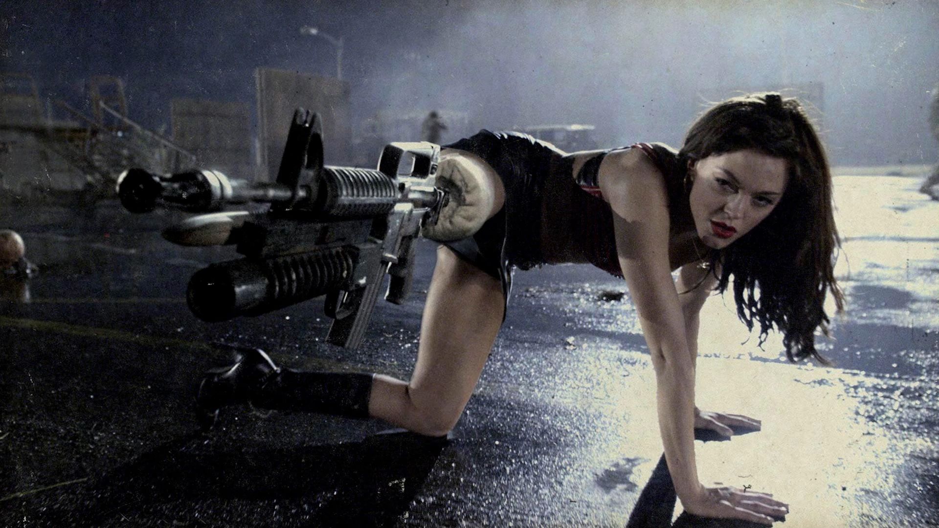 恐怖星球:女主假肢上安装的是什么武器?