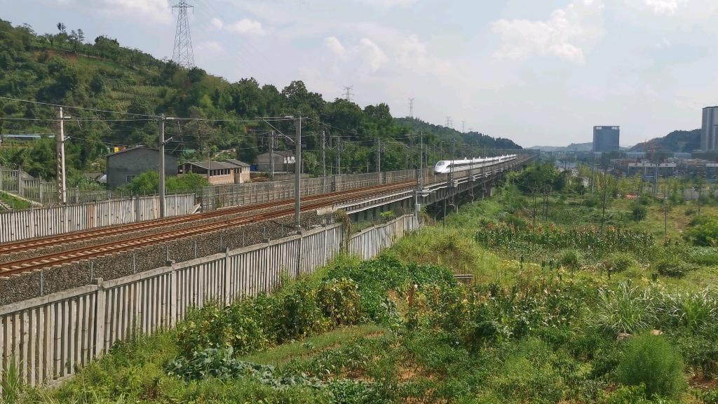 g2849次(重庆西站-大理站)本务昆明动车段crh380a2506 crh380a2511