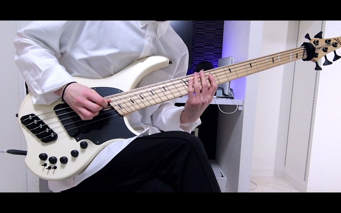 [图]【贝斯翻弹】Blood Moon Bass【Tim Henson Cover】ayumu