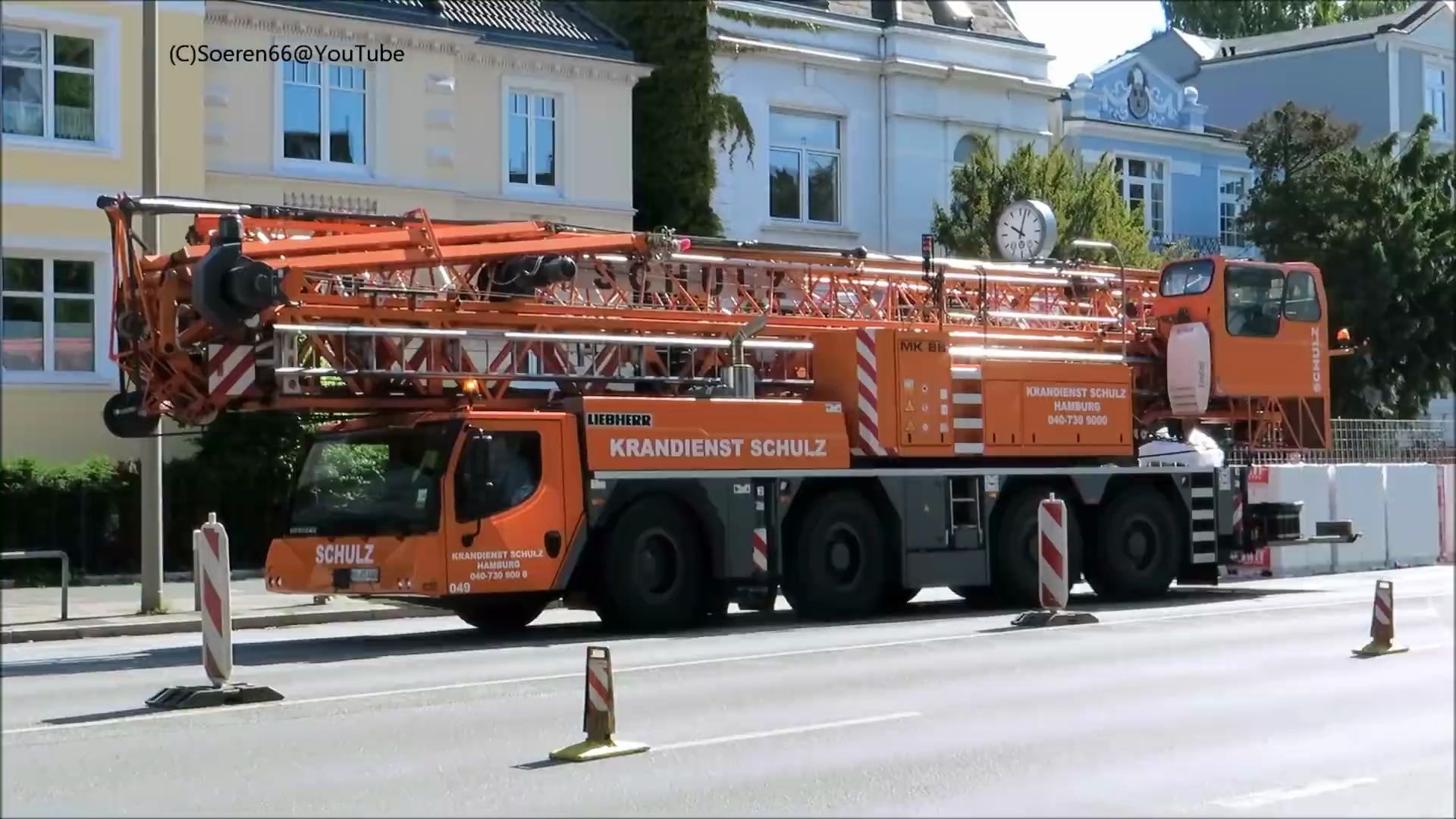 利勃海尔 liebherr mk88 移动塔吊起重机展开过程_哔哩哔哩_bilibili