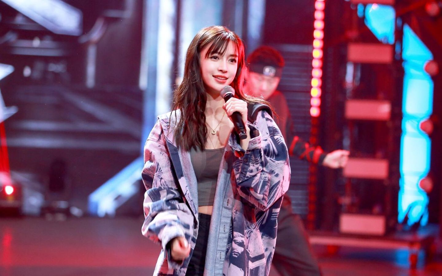 杨颖秀唱功,演唱《five hundred miles》,一开口真的有被惊艳到_哔哩