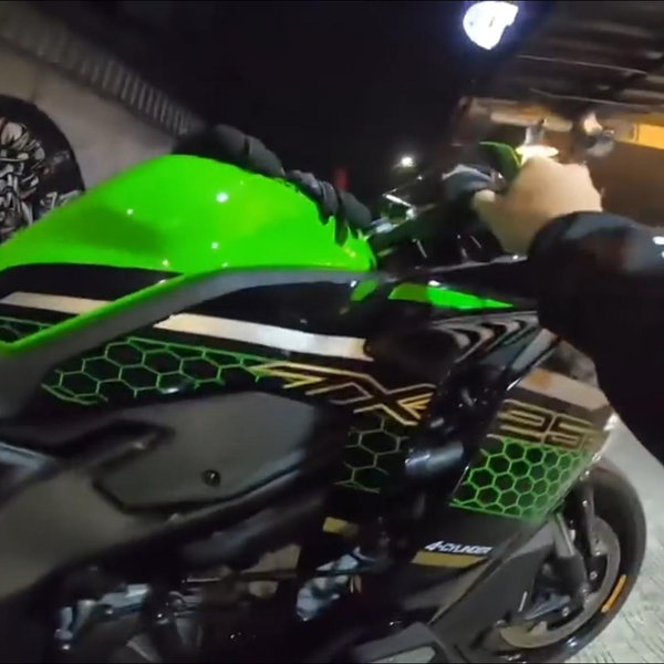 川崎ZX-25R 表底两万转，声浪爆炸_哔哩哔哩_bilibili