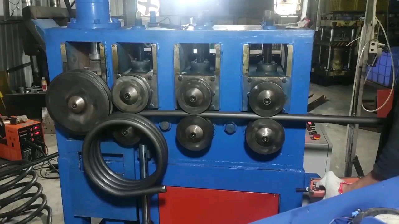 实心圆钢圆管打圈机 32mm圆钢螺旋盘圈机 大型7轴盘管机 钢筋盘圆机