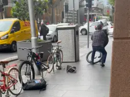 【墨尔本治安】毒人偷窃自行车，车主赶来反被揍