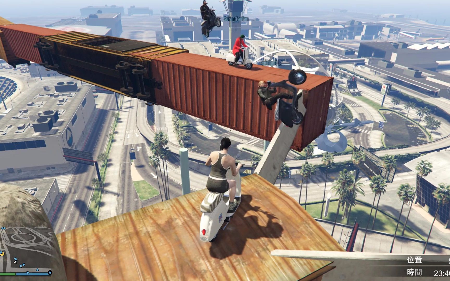 【乐美解说】gta5小毛驴娱乐竞速跑图 空中发生车祸
