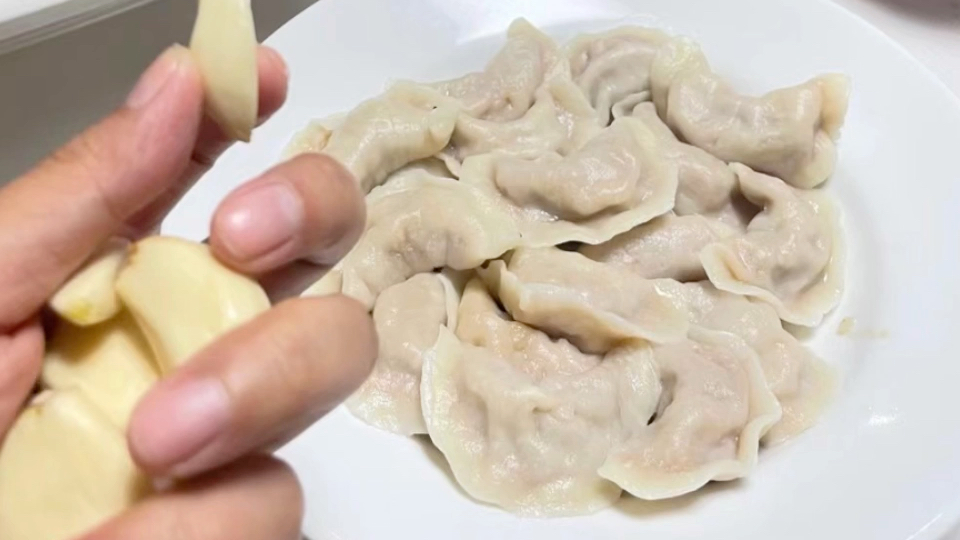 饺子配蒜,绝配了