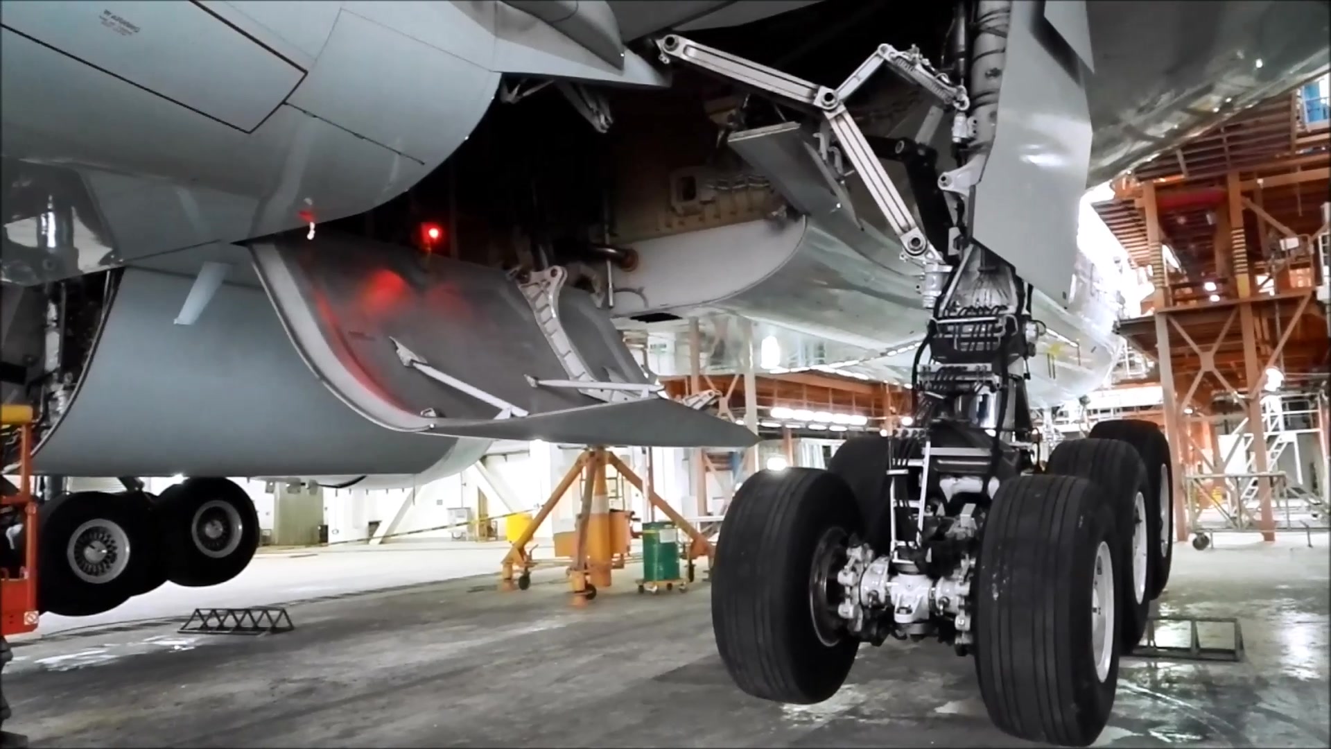 波音777起落架收放测试