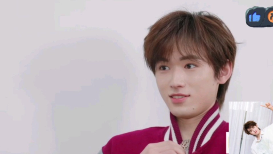 【宋亚轩】之前看轩轩敢拿蛇就知道,他不怕这些东西.