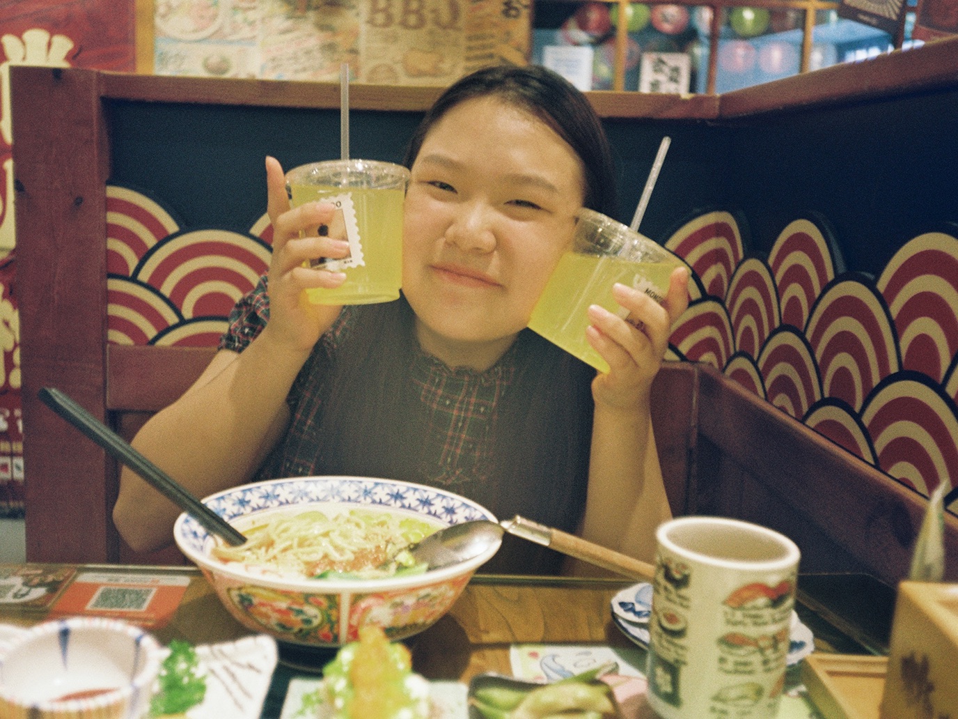 胶片写真拍照姿势引导|普通女孩的胶片|日料店万能拍照姿势哔哩哔哩bilibili