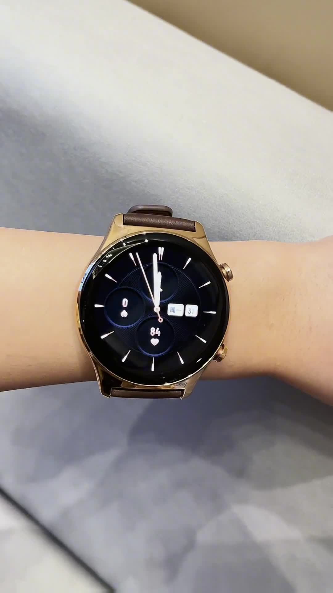 熬夜是对除夕夜的基本尊重#荣耀手表 gs 3