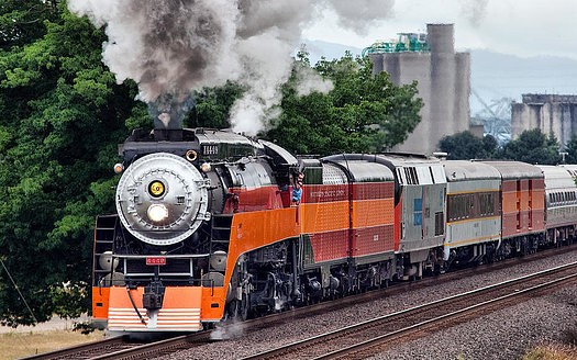 4449号蒸汽机车图片