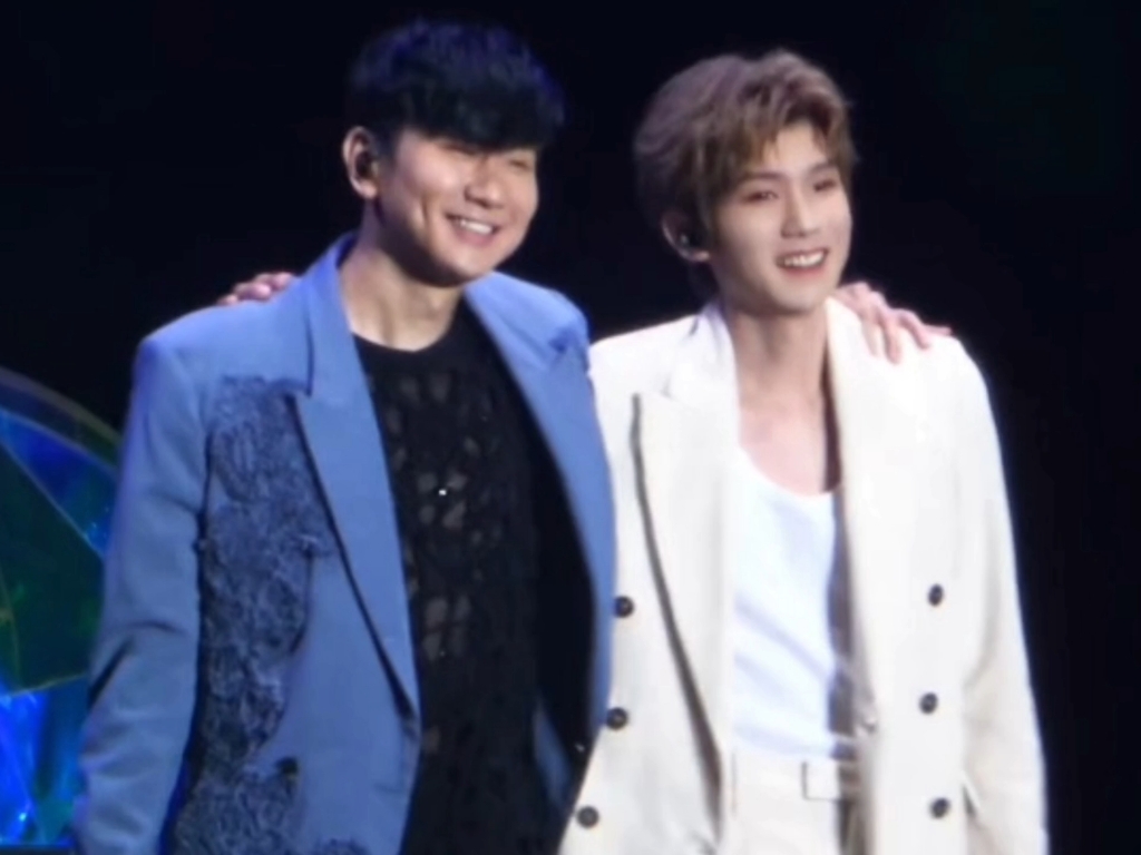 我没有看错吧王源和林俊杰合唱了!