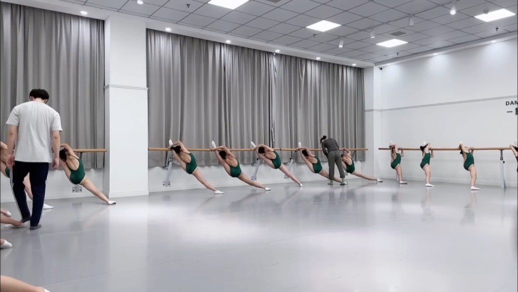 舞蹈软开度训练
