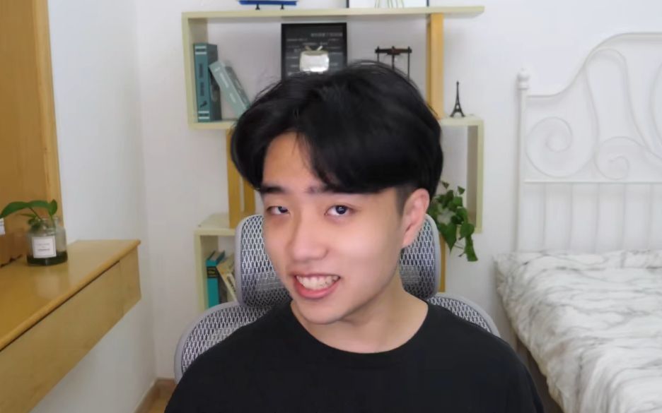 柠檬派这个up主是怎么跑到搞笑区来的他不应该出道去吗