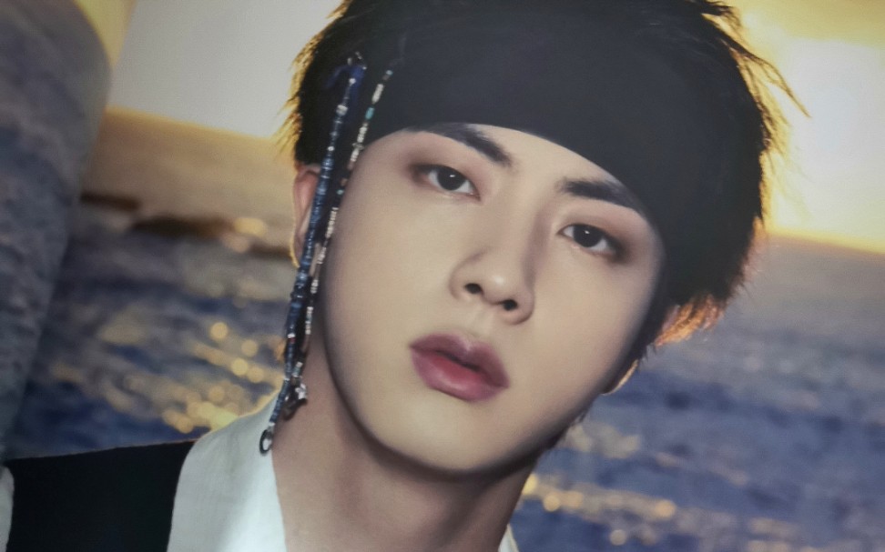 【开箱】金硕珍生日画报开箱 小卡一发入魂 太帅了老公