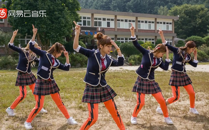 [图]【Dancing Queen 2.0-Crayon Pop】蜡笔团丢失一代的MV